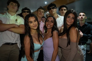 대학 및 졸업 파티 크루즈, 학교 포멀